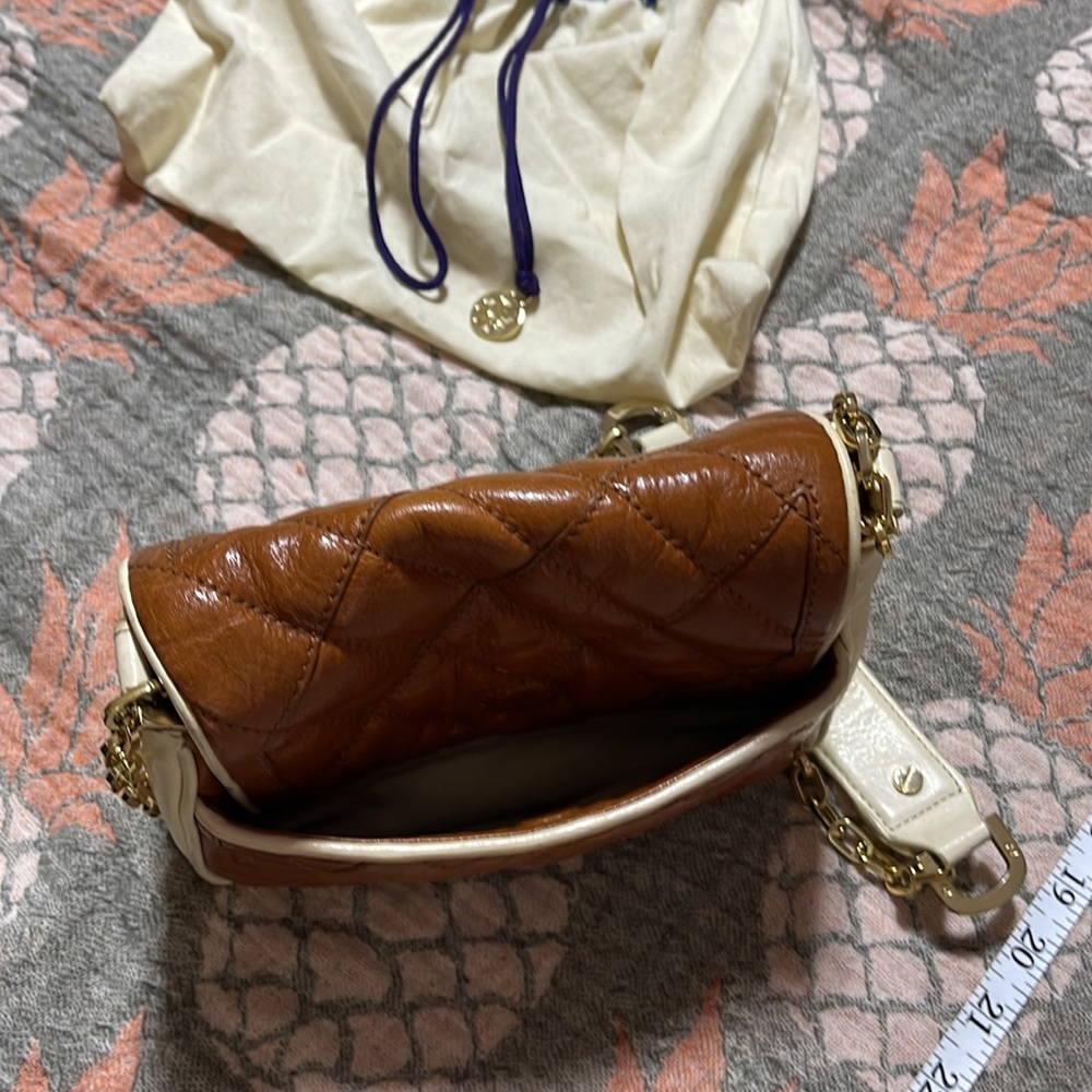 Tory Burch Brown Quilted Crossbody with Cream Trim - Picture 13 of 13